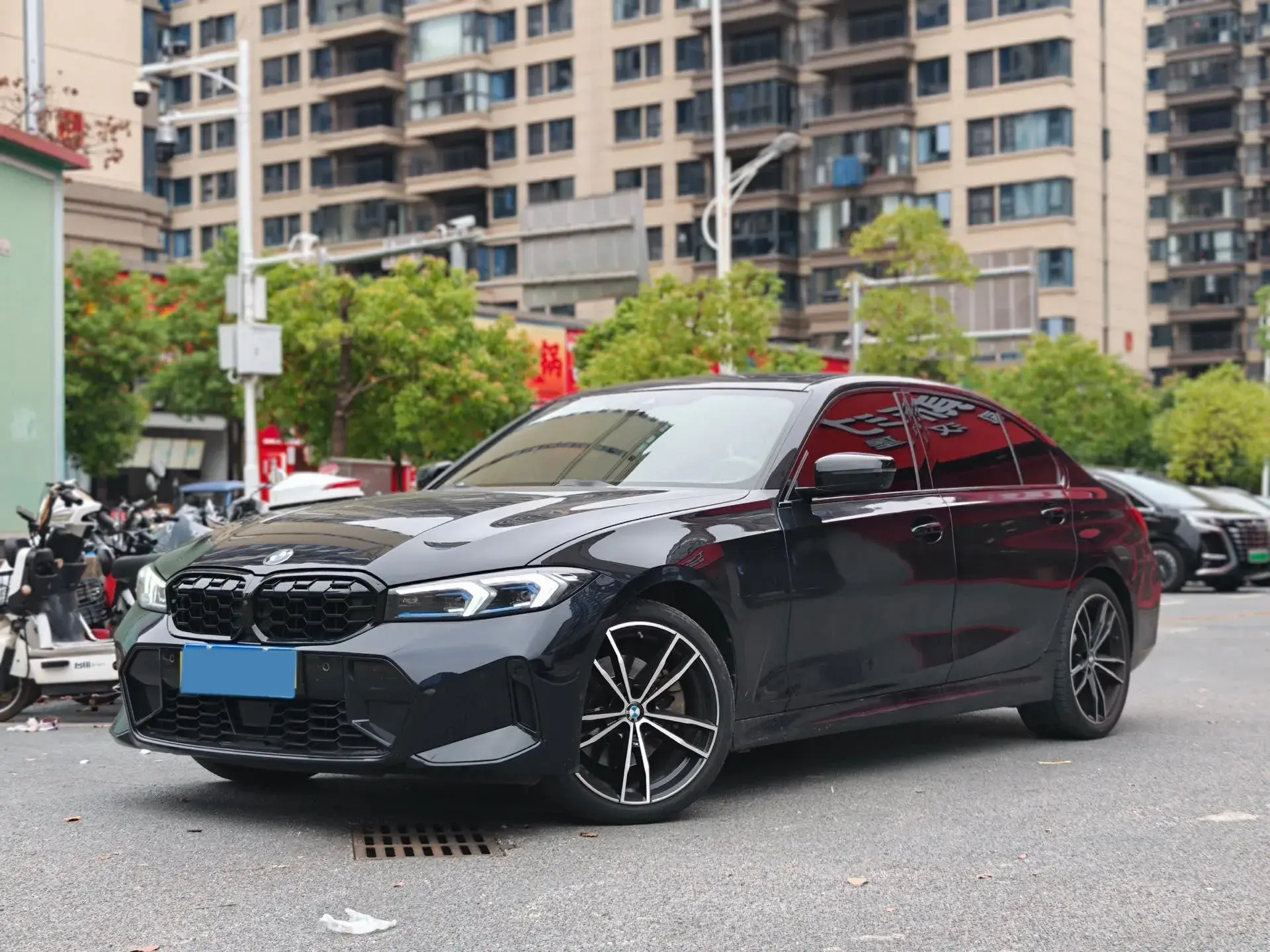2023 BMW 3 view 1
