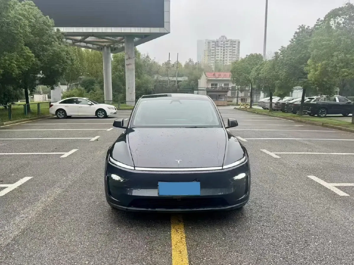 2025 Tesla Model Y BEV 62.5KWH,autocango,china used car exporter,china ev exporter,chinese used car exporter,chinese used ev exporter