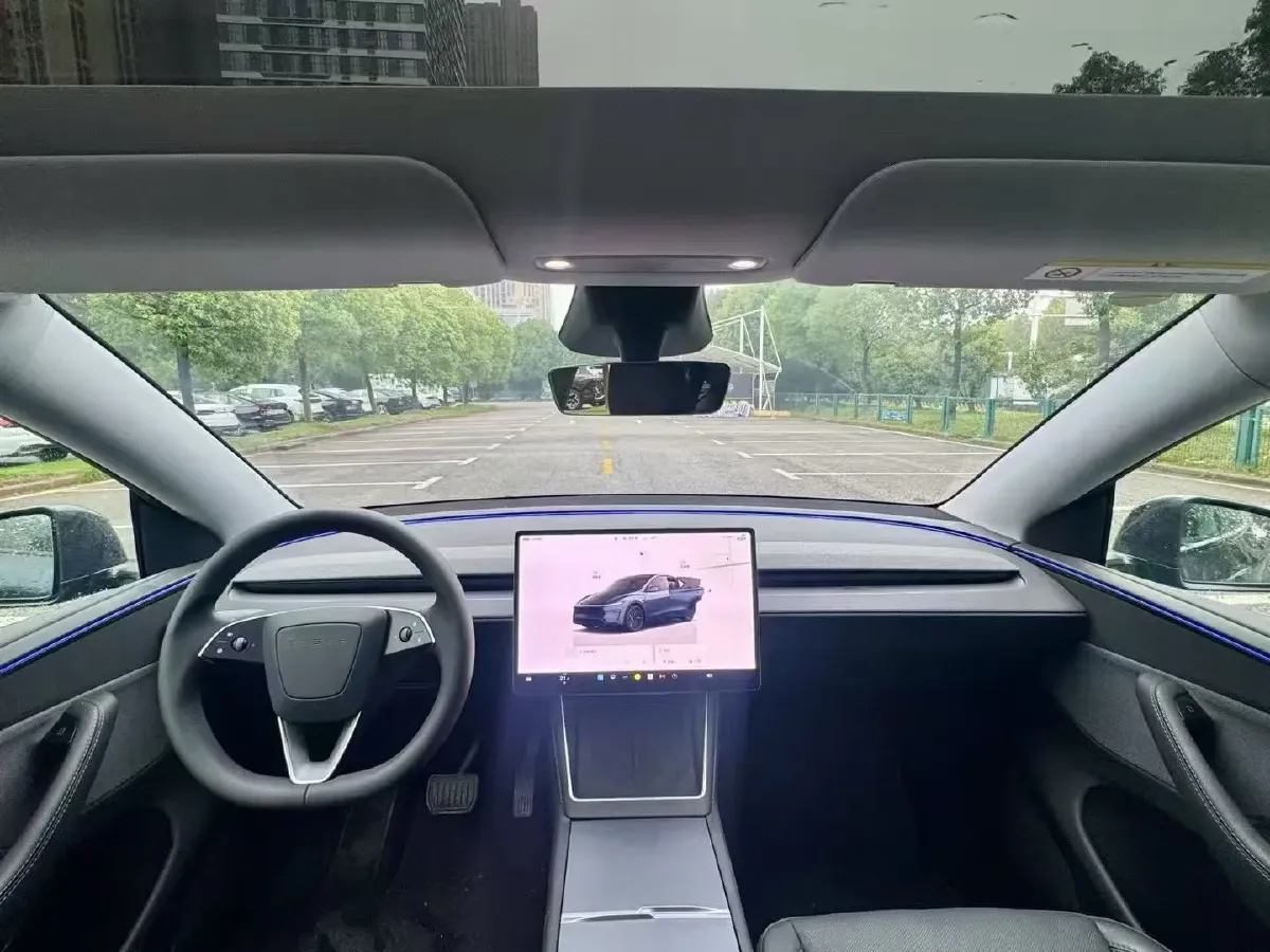 2025 Tesla Model Y BEV 62.5KWH,autocango,china used car exporter,china ev exporter,chinese used car exporter,chinese used ev exporter