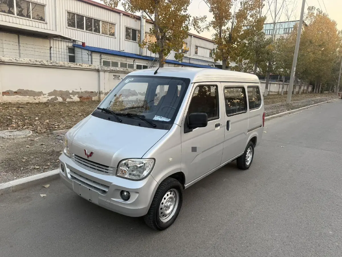 2015 WuLing ZhiGuang 1.2L 82HP L4 5MT