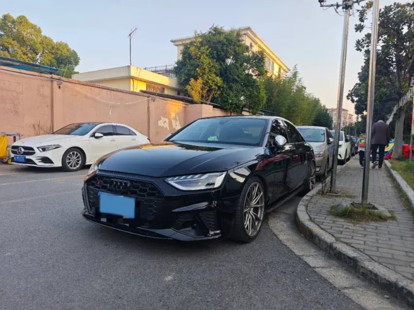 2020 AUDI S4 view 1