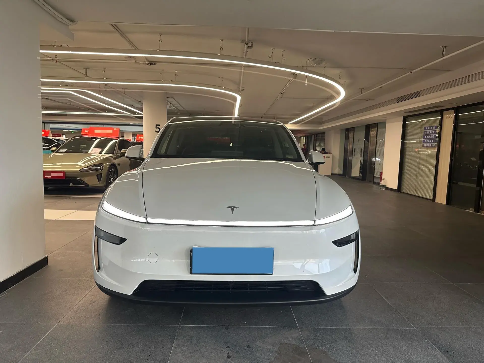 2025 TESLA MODEL thumbnail 2