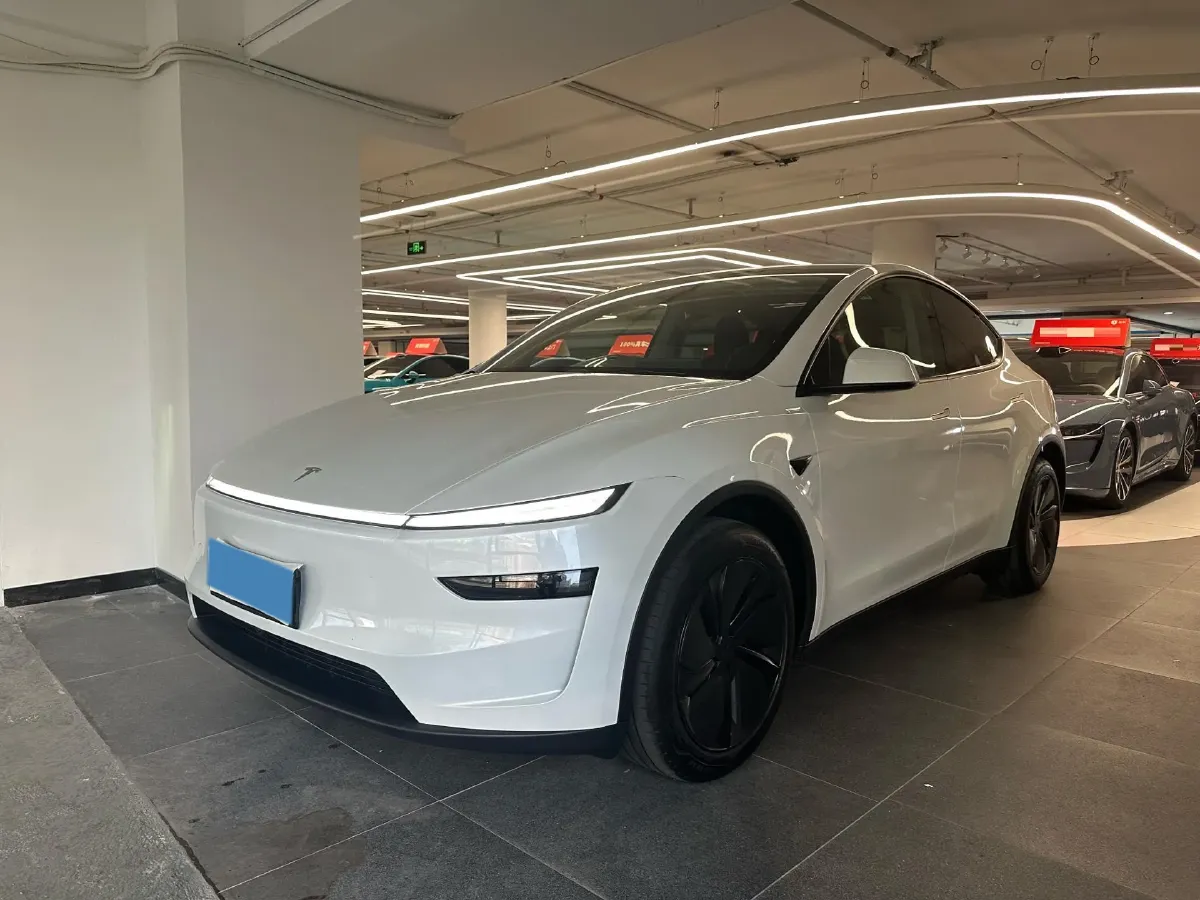 2025 Tesla Model Y BEV 62.5KWH,autocango,china used car exporter,china ev exporter,chinese used car exporter,chinese used ev exporter