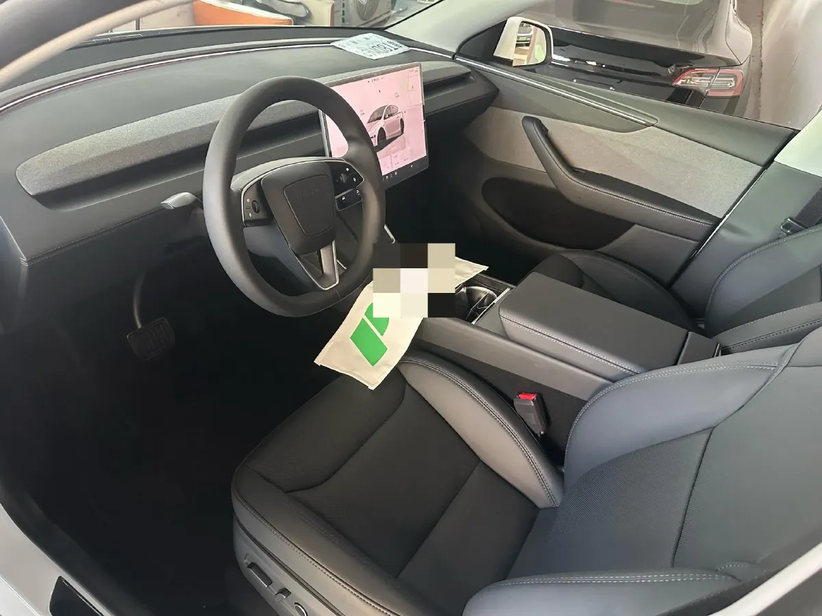 2025 Tesla Model Y BEV 62.5KWH,autocango,china used car exporter,china ev exporter,chinese used car exporter,chinese used ev exporter