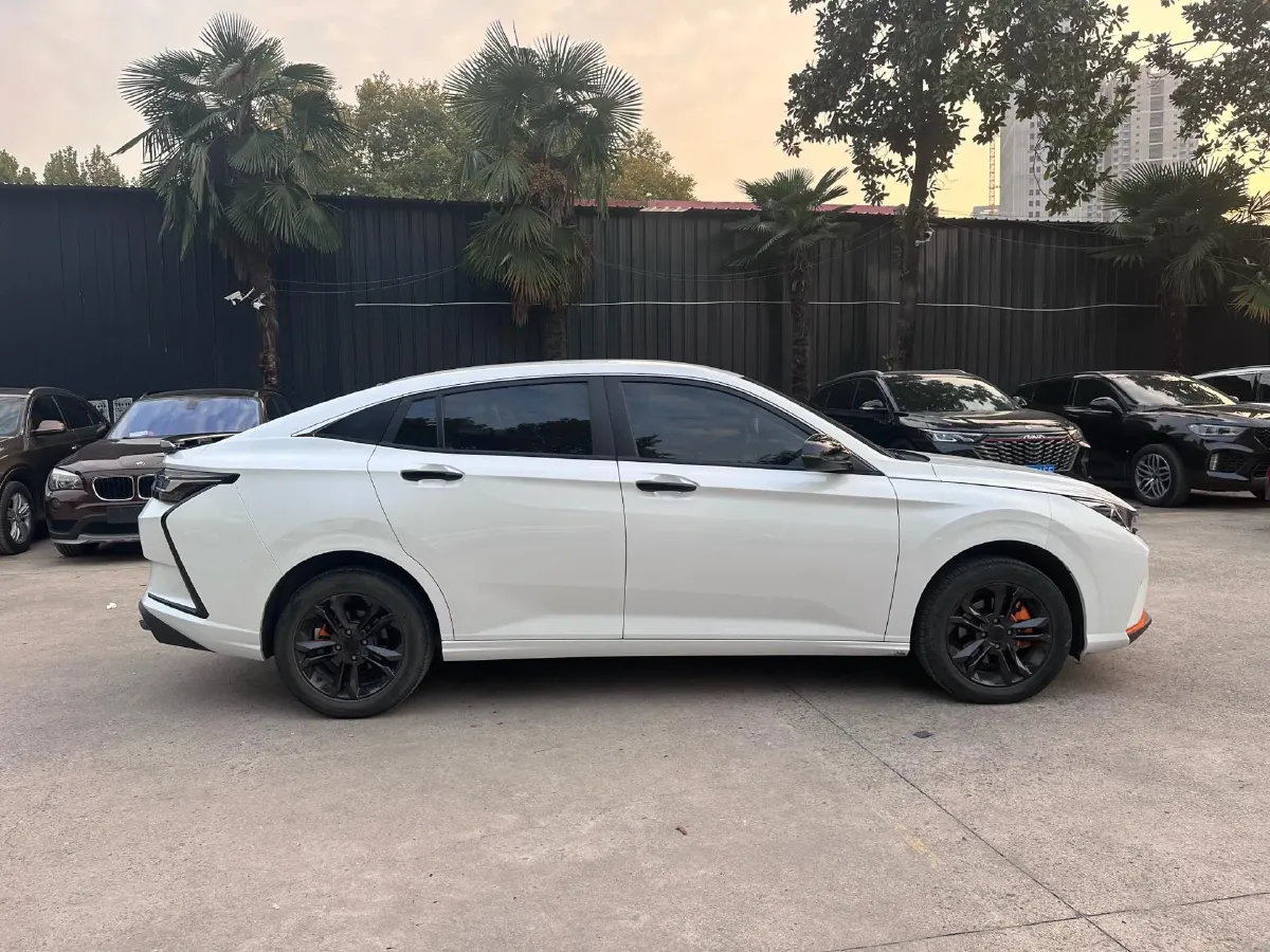 2023 DongFeng Aeolus YiXuan 1.5L 125HP L4 6DCT,autocango,china used car exporter,china ev exporter,chinese used car exporter,chinese used ev exporter