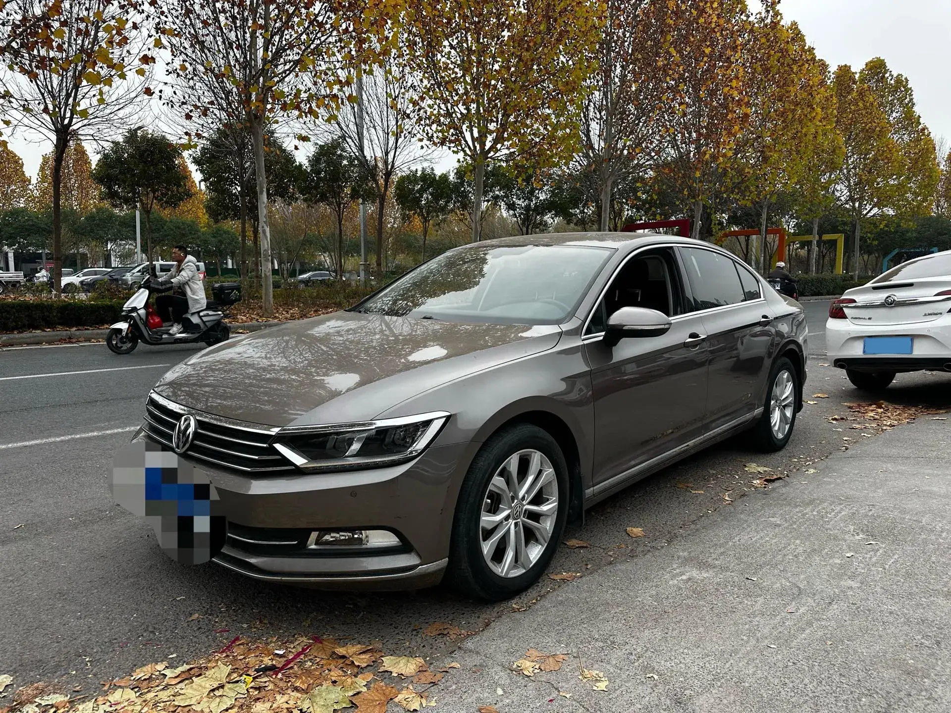2019 VOLKSWAGEN MAGOTAN view 1