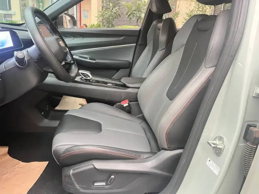 2023 GEELY AZKARRA thumbnail 4