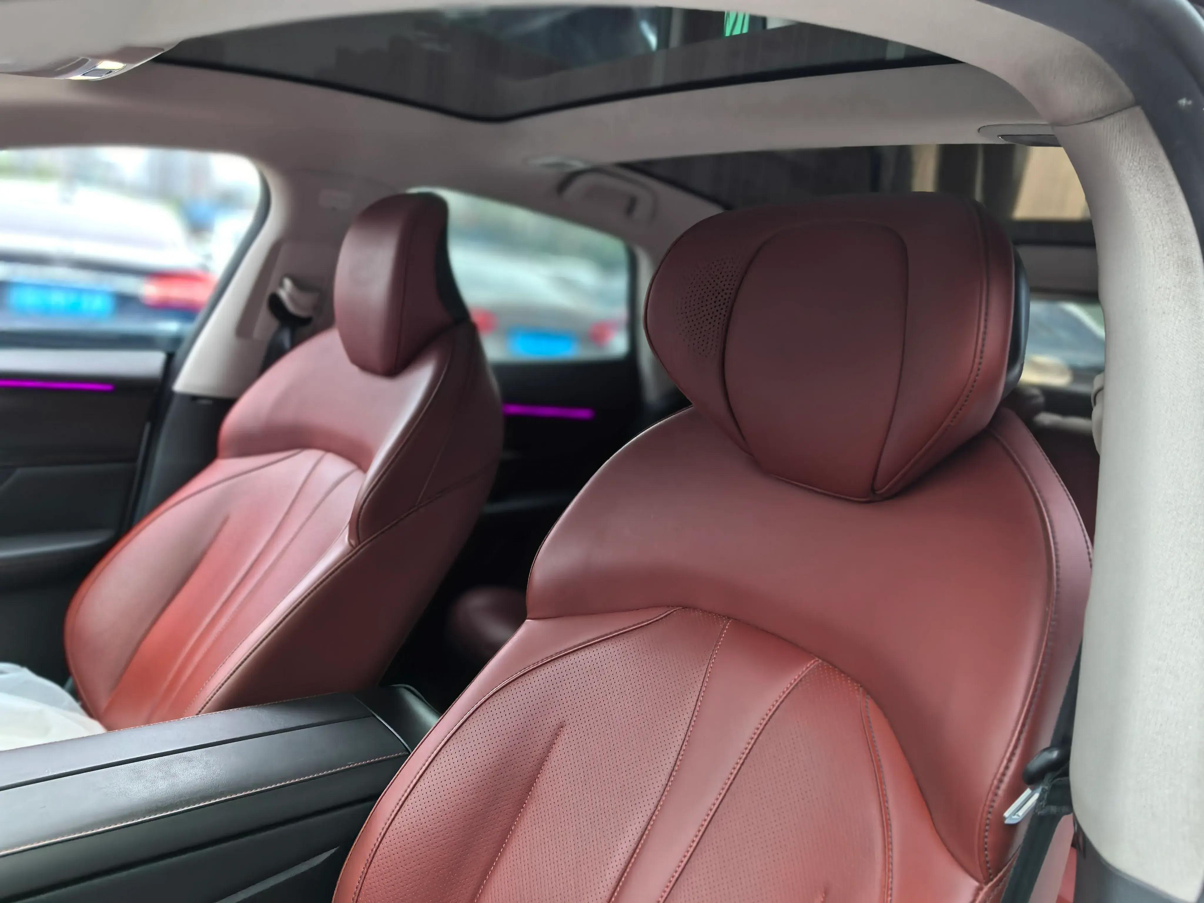 2020 XPENG P7 thumbnail 3