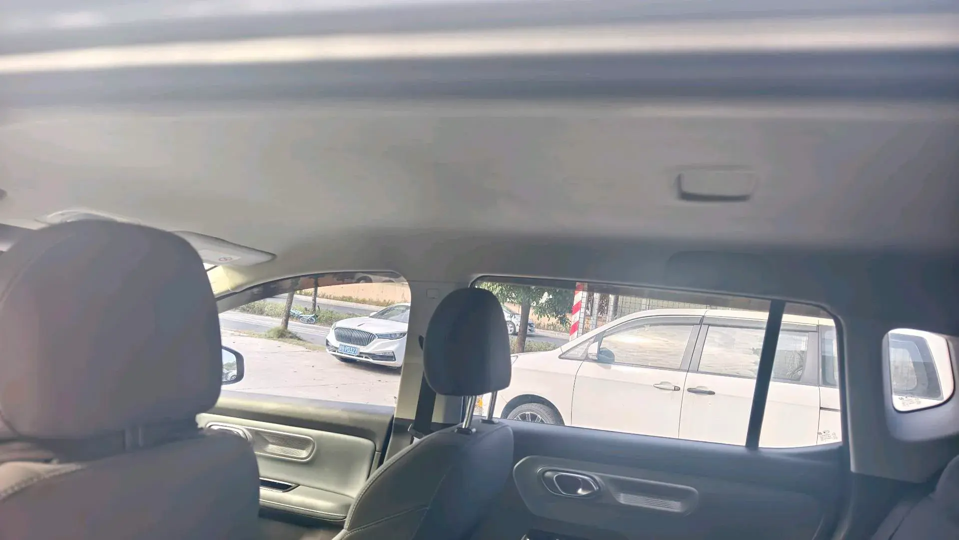 2023 AION Y thumbnail 2