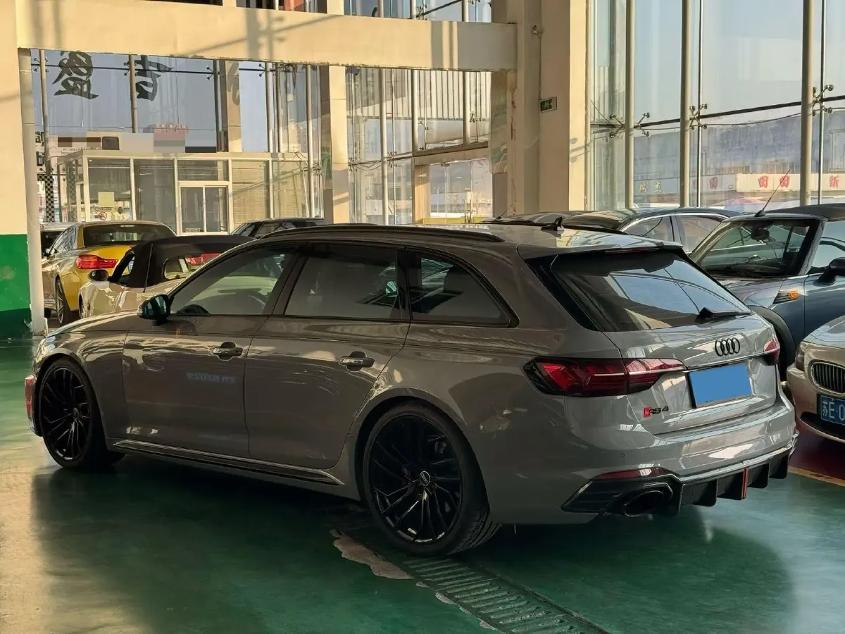 2021 Audi RS 4 2.9T 450HP V6 8AT,autocango,china used car exporter,china ev exporter,chinese used car exporter,chinese used ev exporter