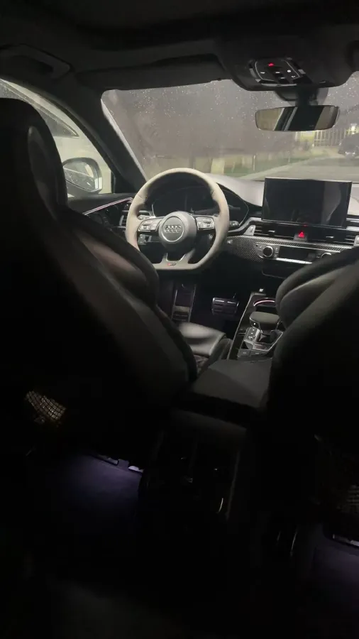 2021 Audi RS 4 2.9T 450HP V6 8AT,autocango,china used car exporter,china ev exporter,chinese used car exporter,chinese used ev exporter