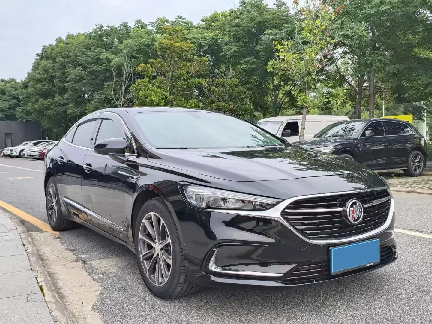 2022 BUICK LARCOSSE thumbnail 3