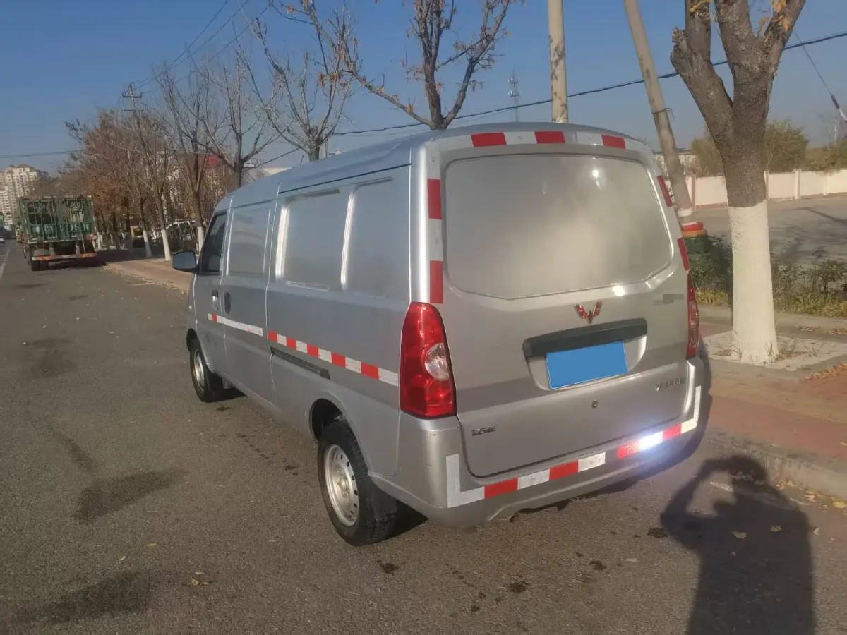 2020 WuLing RongGuang 1.5L 99HP L4 5MT,autocango,china used car exporter,china ev exporter,chinese used car exporter,chinese used ev exporter