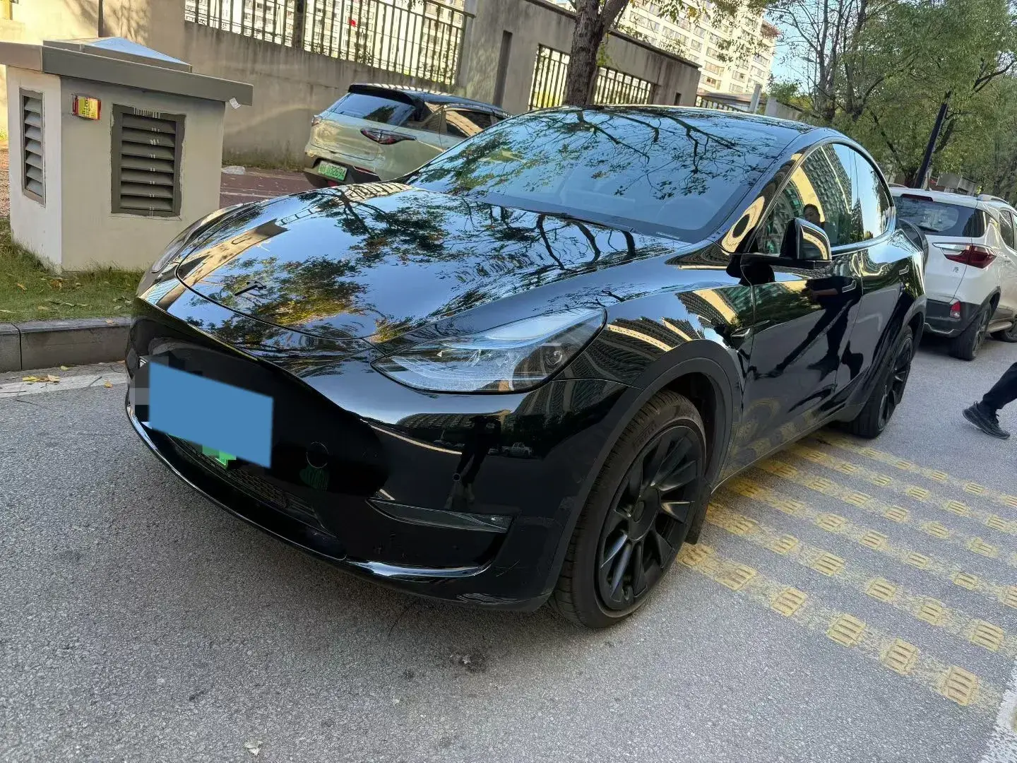 2023 TESLA MODEL view 1