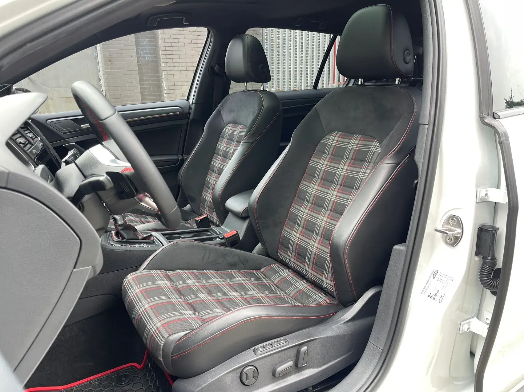 2018 VOLKSWAGEN GOLFGTI thumbnail 4