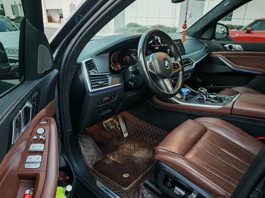 2020 BMW X7 thumbnail 4