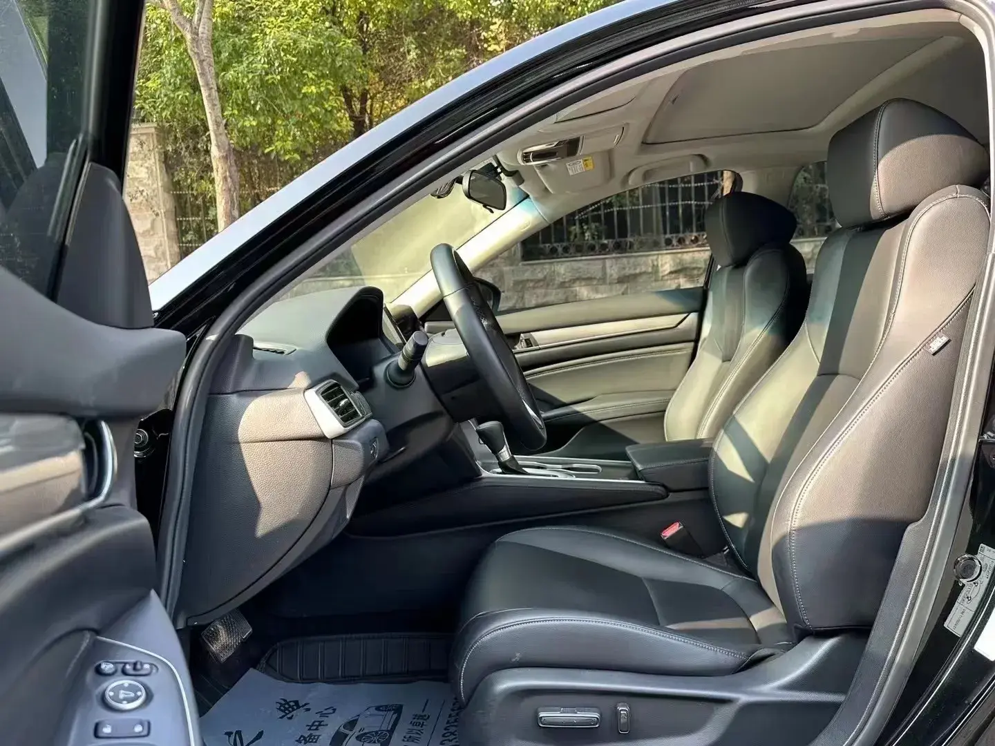 2022 HONDA ACCORD thumbnail 2