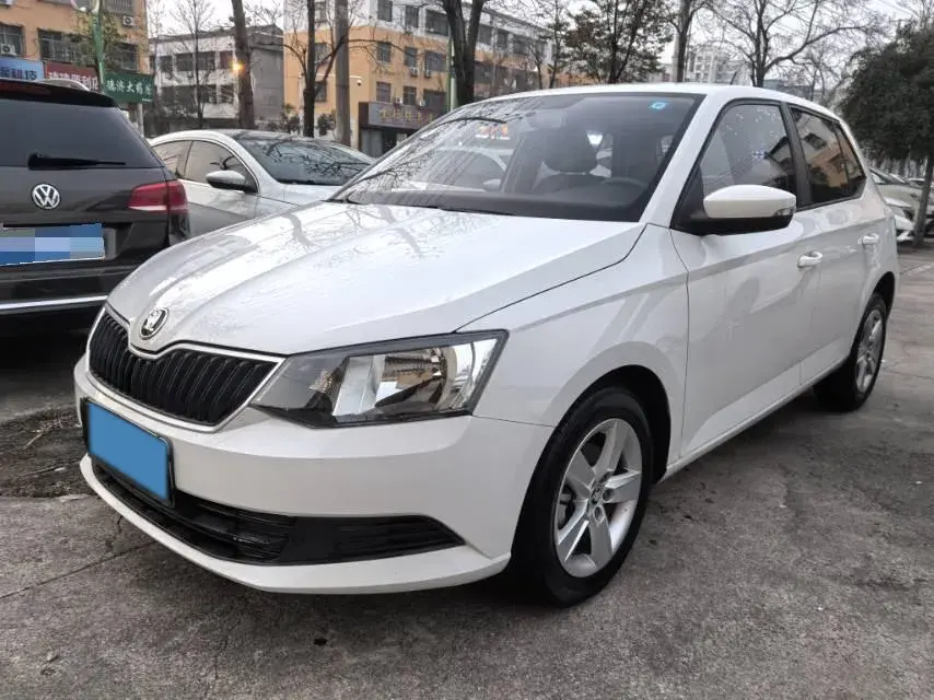 2017 Skoda Fabia 1.4L 90HP L4 6AT