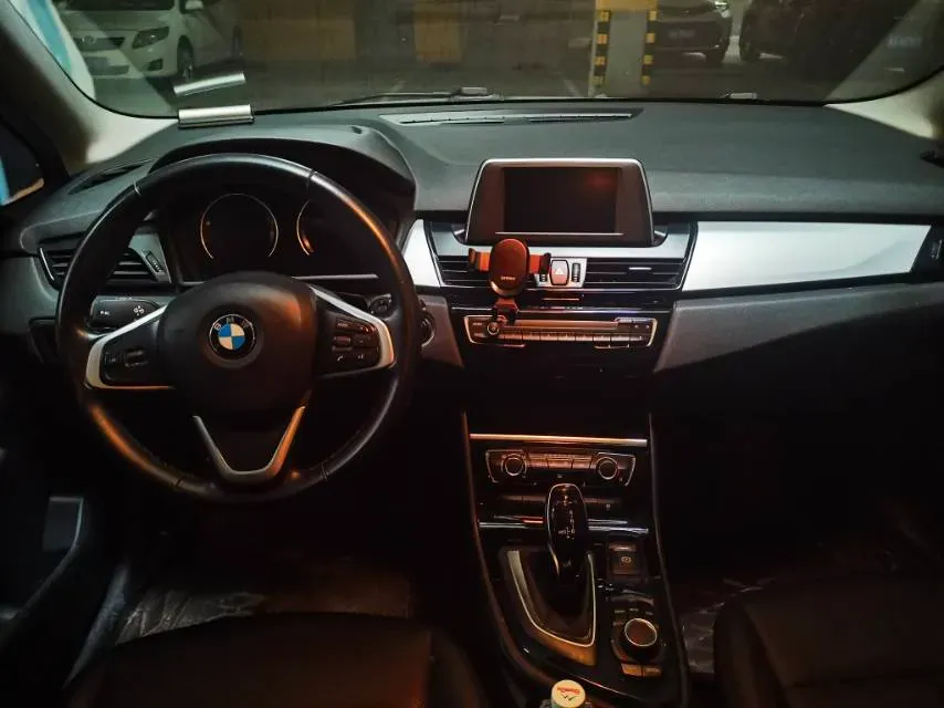 2019 BMW 2 Series SUV 1.5T 140HP L3 7DCT,autocango,china used car exporter,china ev exporter,chinese used car exporter,chinese used ev exporter