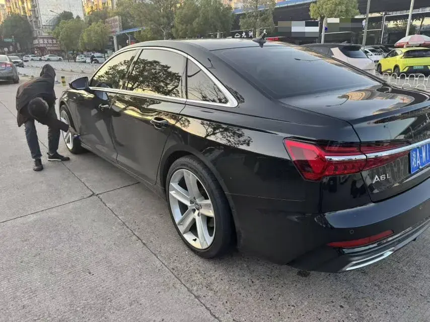 2022 AUDI A6L thumbnail 2