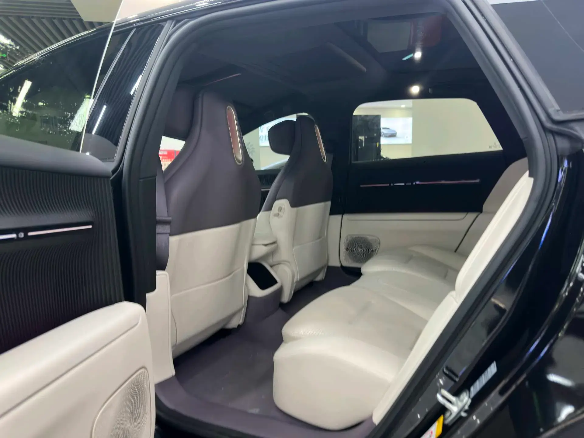 2025 AVATR 12 thumbnail 4