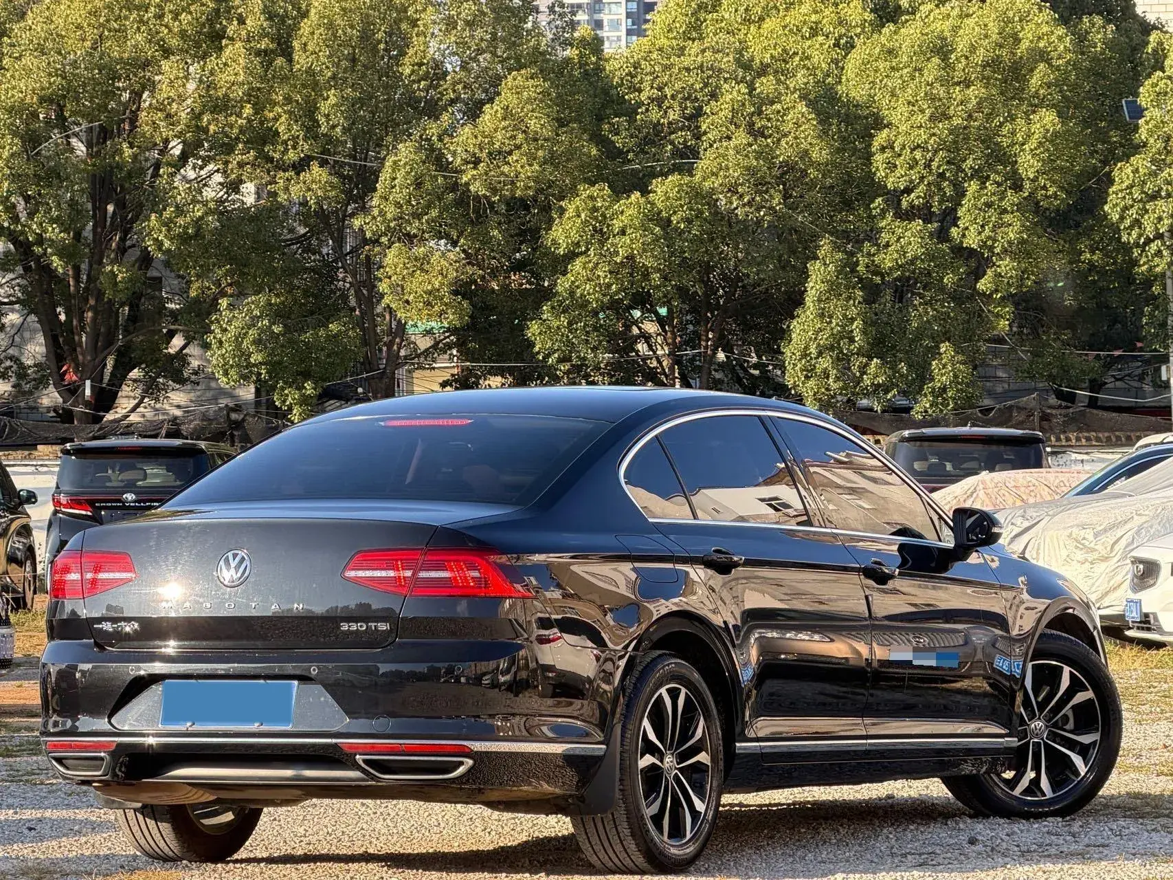 2018 VOLKSWAGEN MAGOTAN thumbnail 3