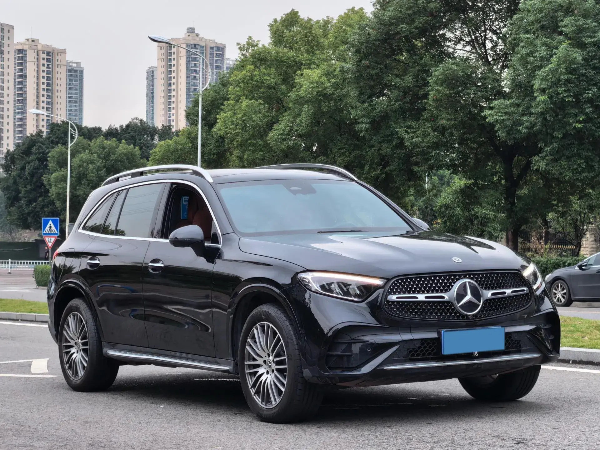 2023 MERCEDES-BENZ GLC thumbnail 3