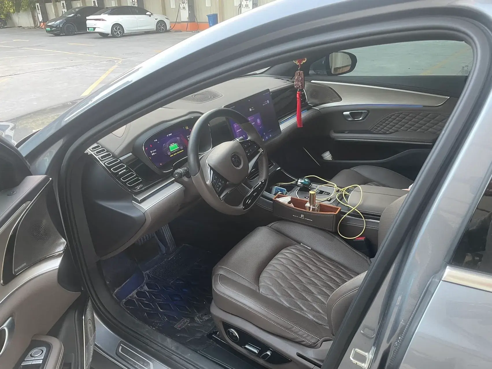 2023 BYD HAN thumbnail 4