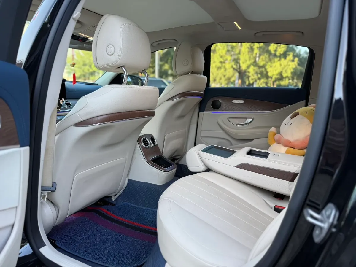 2021 Mercedes-Benz E Class 2.0T 258HP L4 9AT,autocango,china used car exporter,china ev exporter,chinese used car exporter,chinese used ev exporter