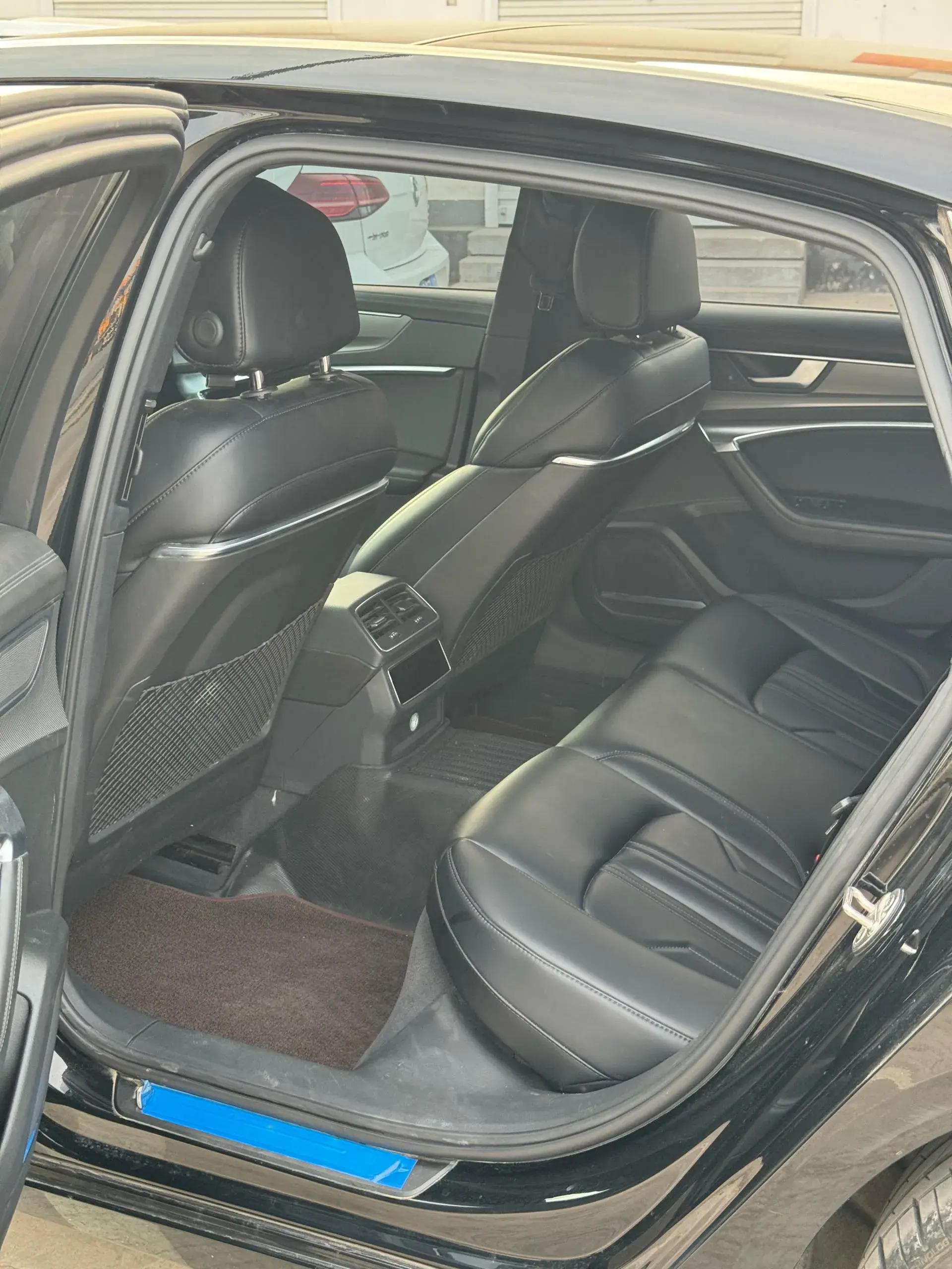 2020 AUDI A6L thumbnail 3