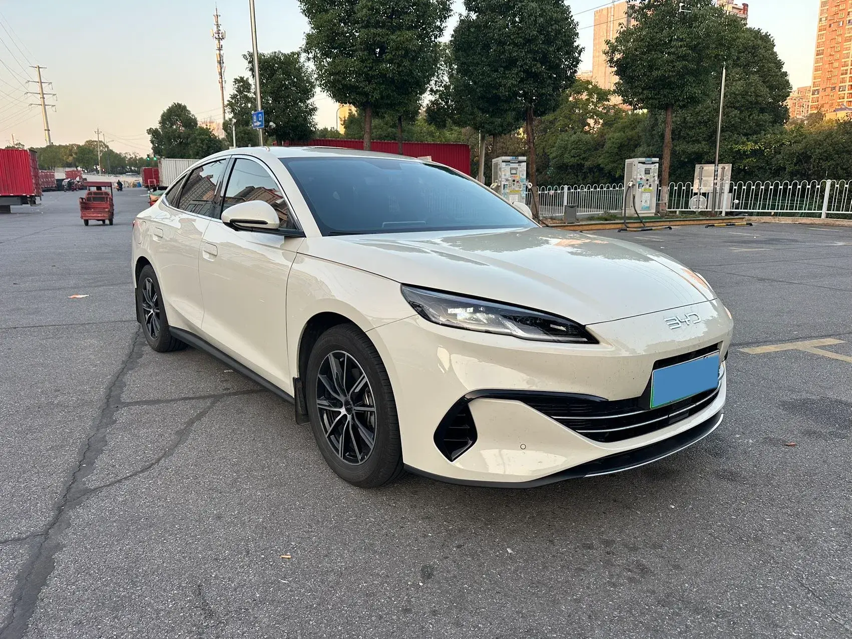 2024 BYD SEAL thumbnail 2