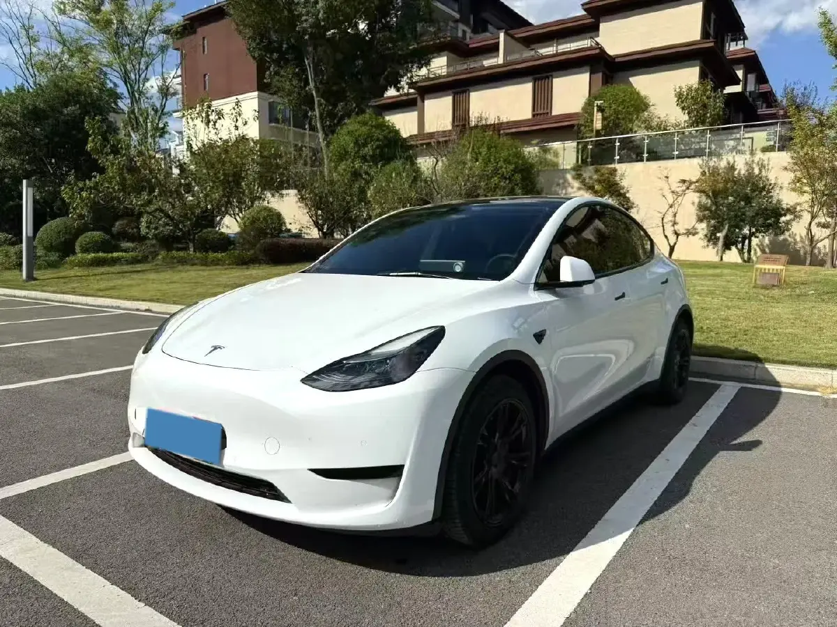 2022 Tesla Model Y BEV 60KWH