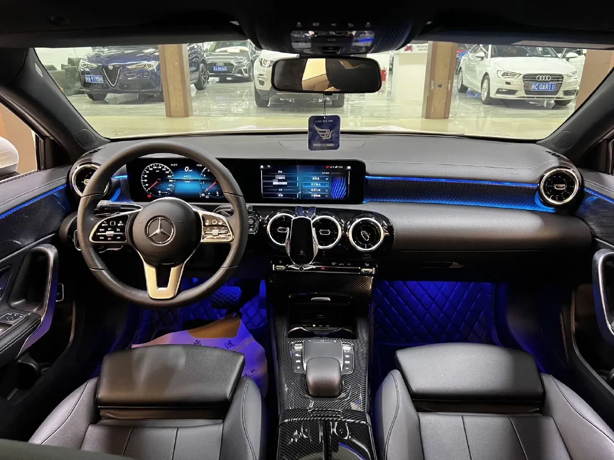 2022 Mercedes-Benz A Class 1.3T 163HP L4 7DCT,autocango,china used car exporter,china ev exporter,chinese used car exporter,chinese used ev exporter