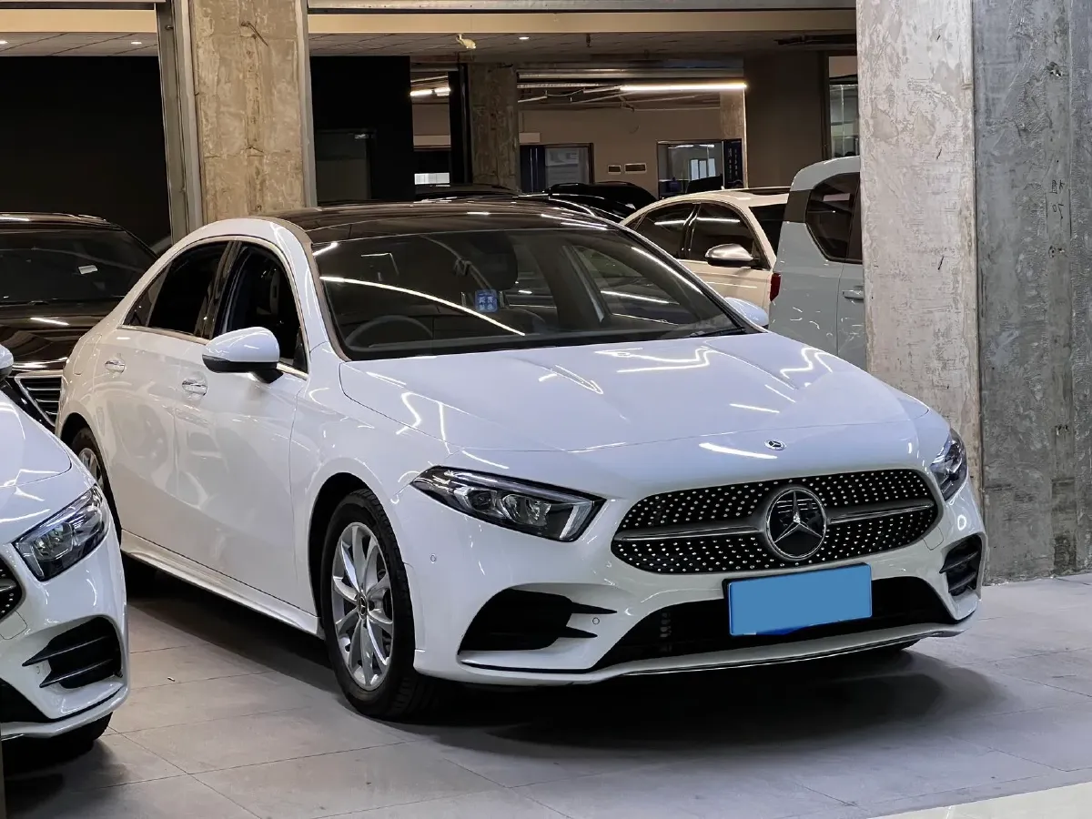 2022 Mercedes-Benz A Class 1.3T 163HP L4 7DCT,autocango,china used car exporter,china ev exporter,chinese used car exporter,chinese used ev exporter