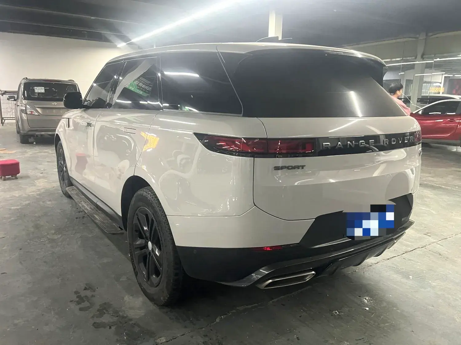 2023 LAND ROVER thumbnail 4