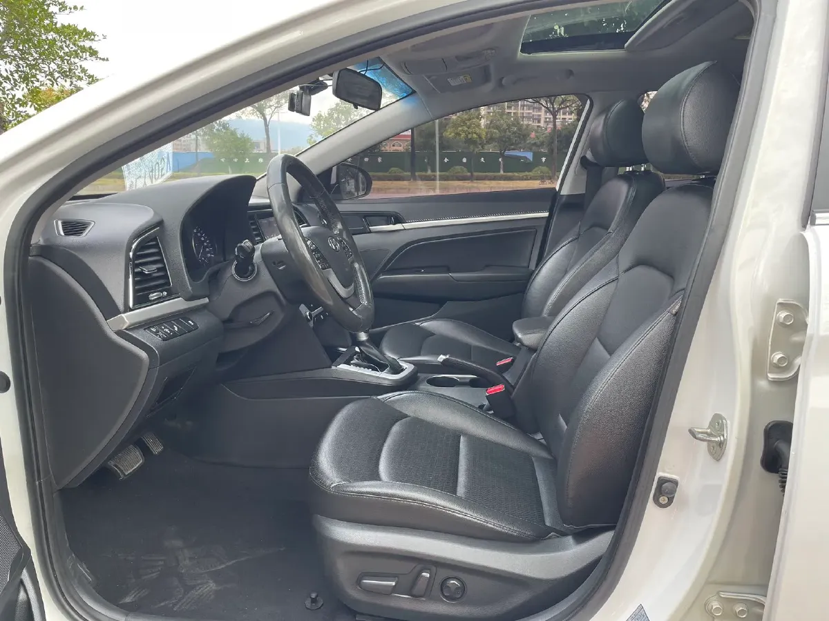 2016 Hyundai Elantra 1.6L 130HP L4 6AT,autocango,china used car exporter,china ev exporter,chinese used car exporter,chinese used ev exporter