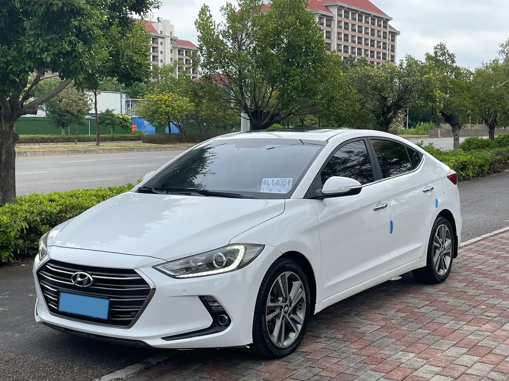 2016 HYUNDAI ELANTRA view 1