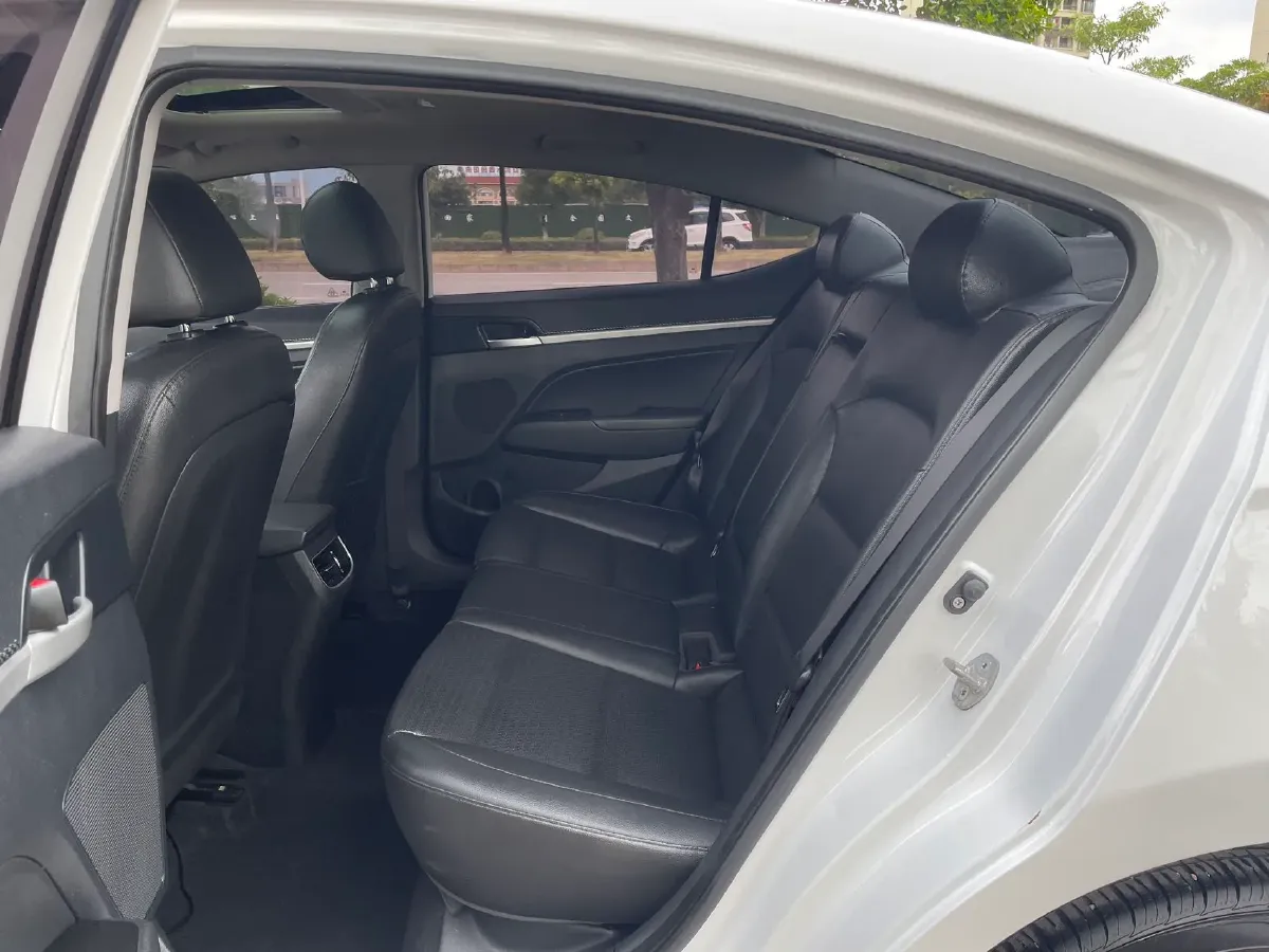 2016 Hyundai Elantra 1.6L 130HP L4 6AT,autocango,china used car exporter,china ev exporter,chinese used car exporter,chinese used ev exporter