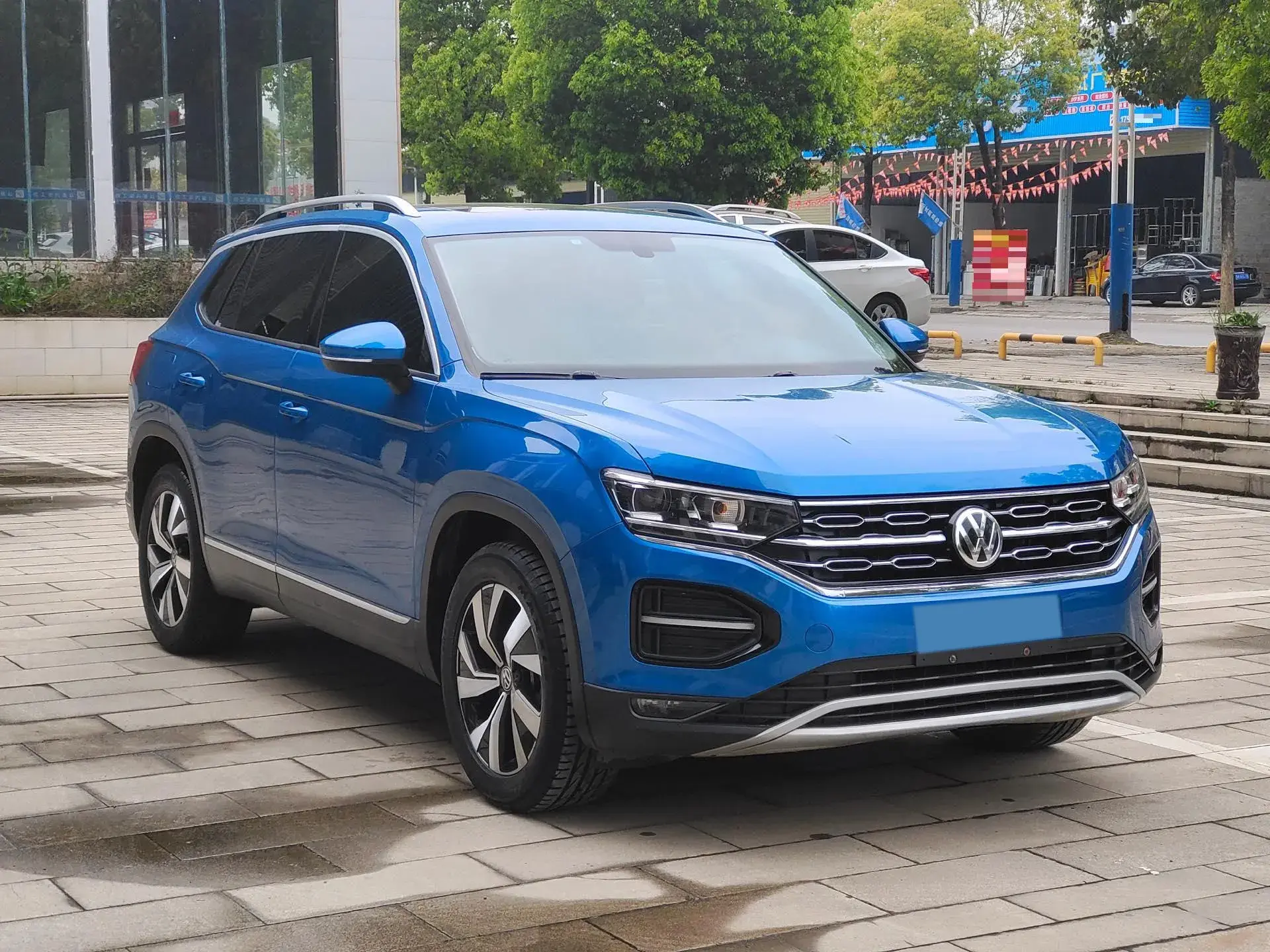 2019 VOLKSWAGEN TAYRON thumbnail 3