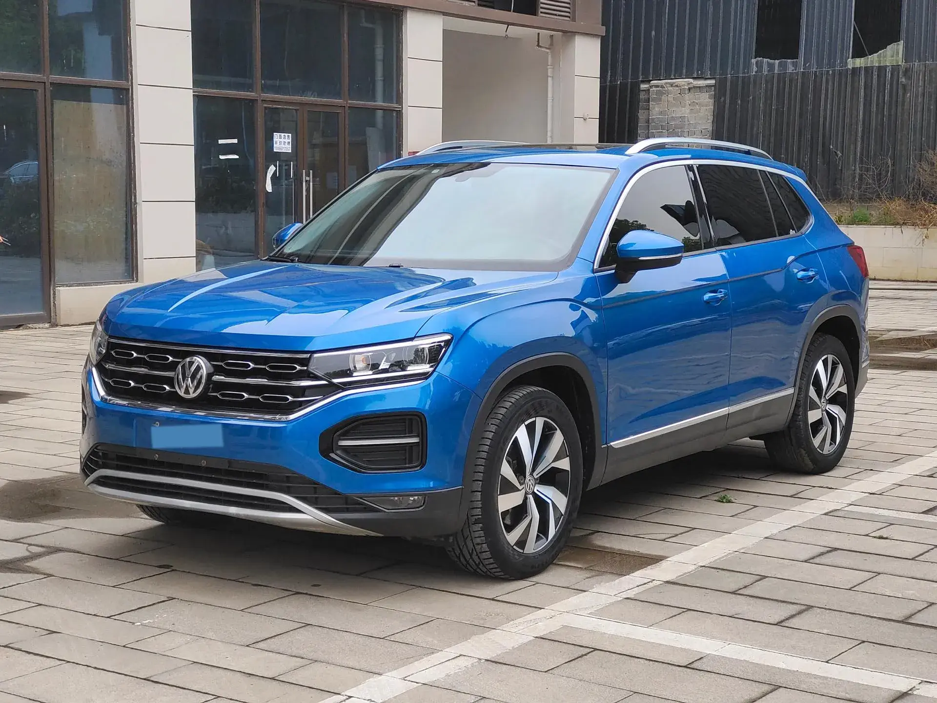 2019 VOLKSWAGEN TAYRON view 1