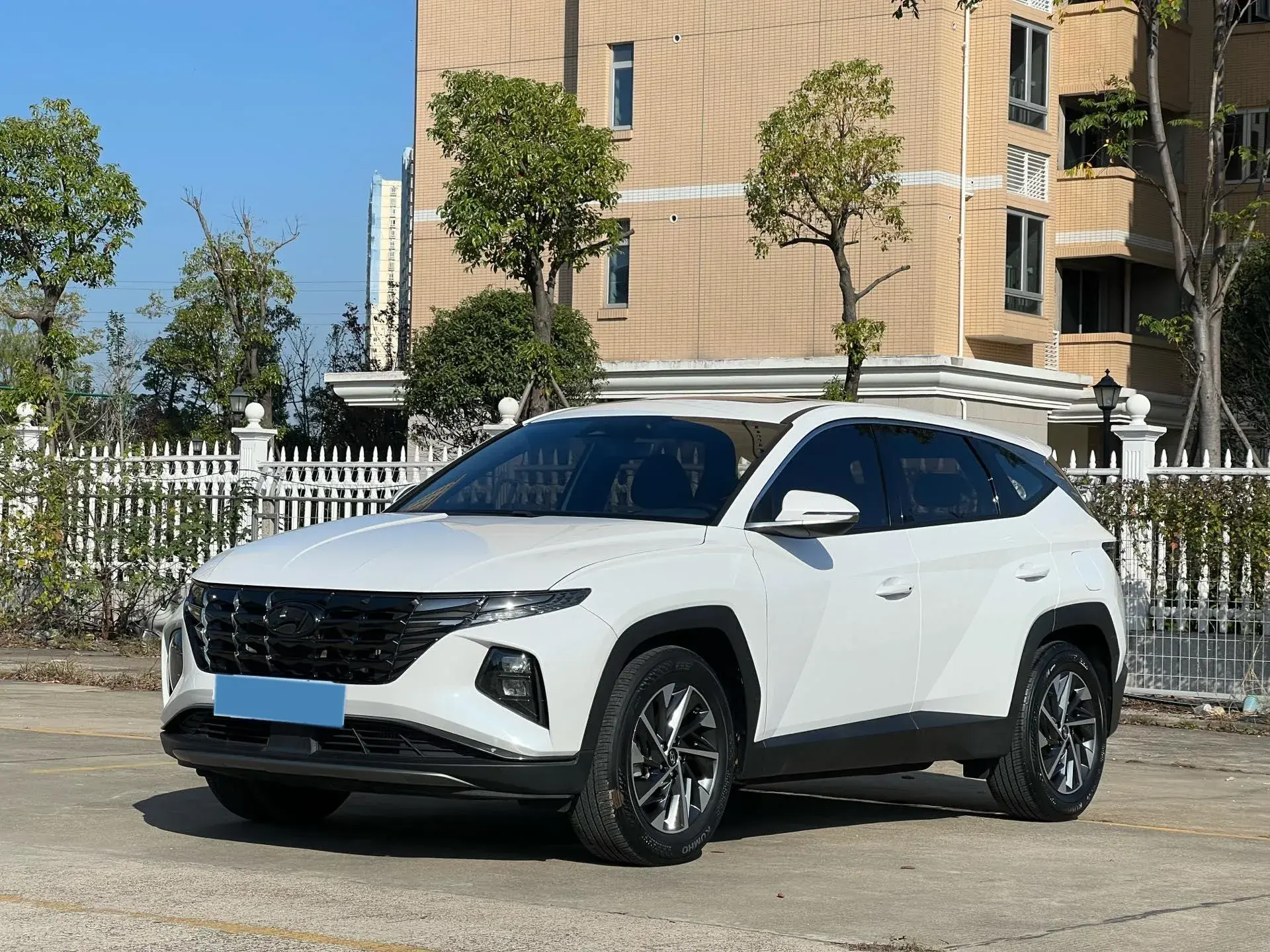 2021 HYUNDAI TUCSON view 1