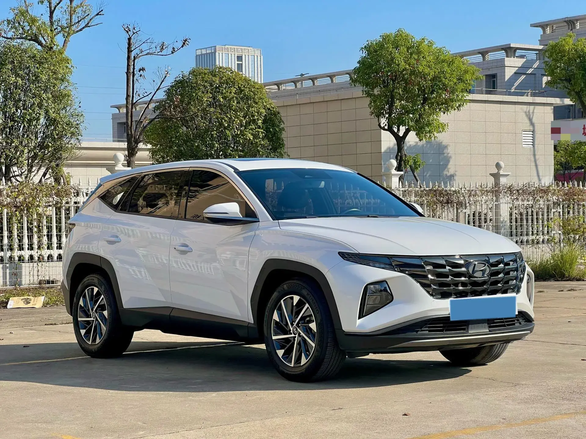 2021 HYUNDAI TUCSON thumbnail 3