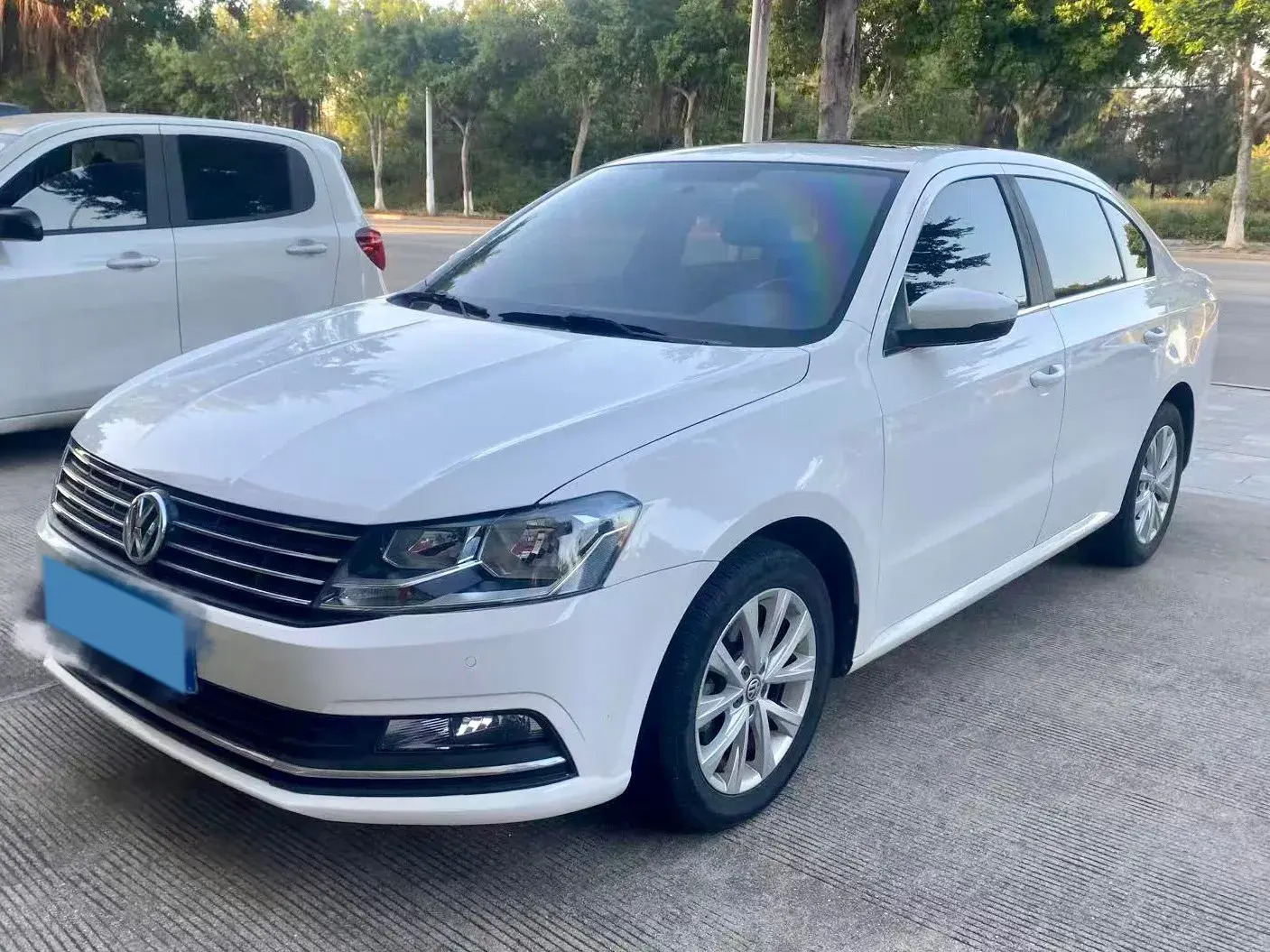 2017 VOLKSWAGEN LAVIDA view 1