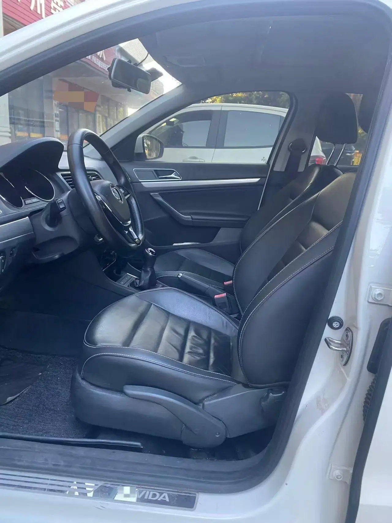 2017 VOLKSWAGEN LAVIDA thumbnail 4