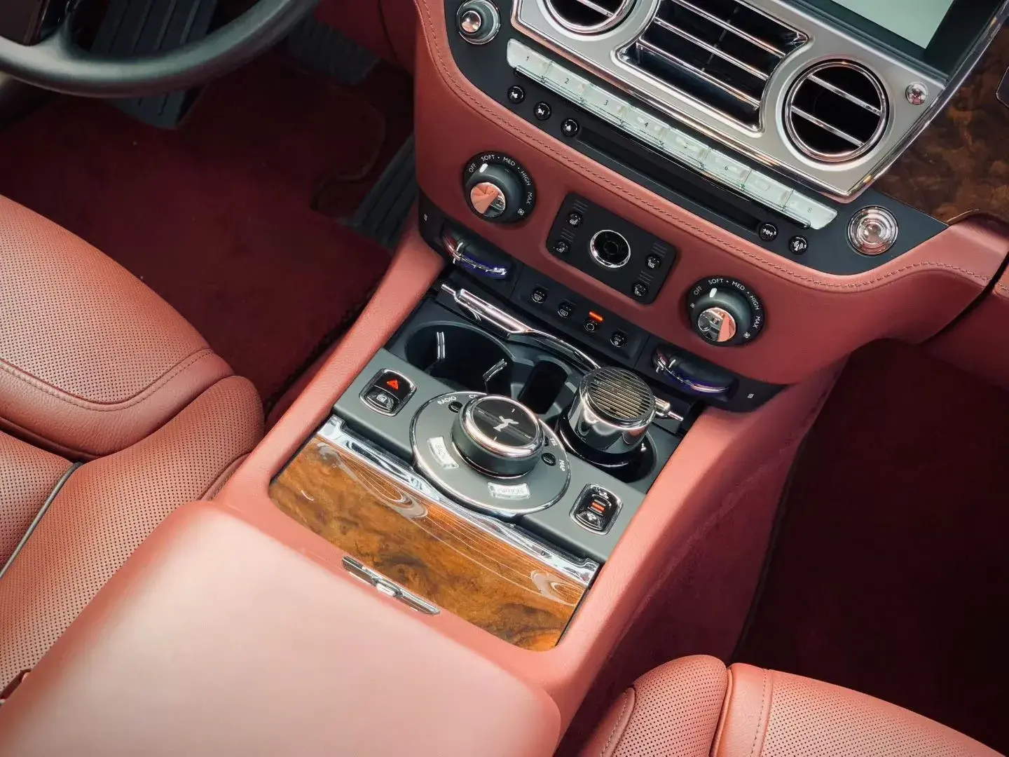 2015 ROLLS-ROYCE GHOST thumbnail 3