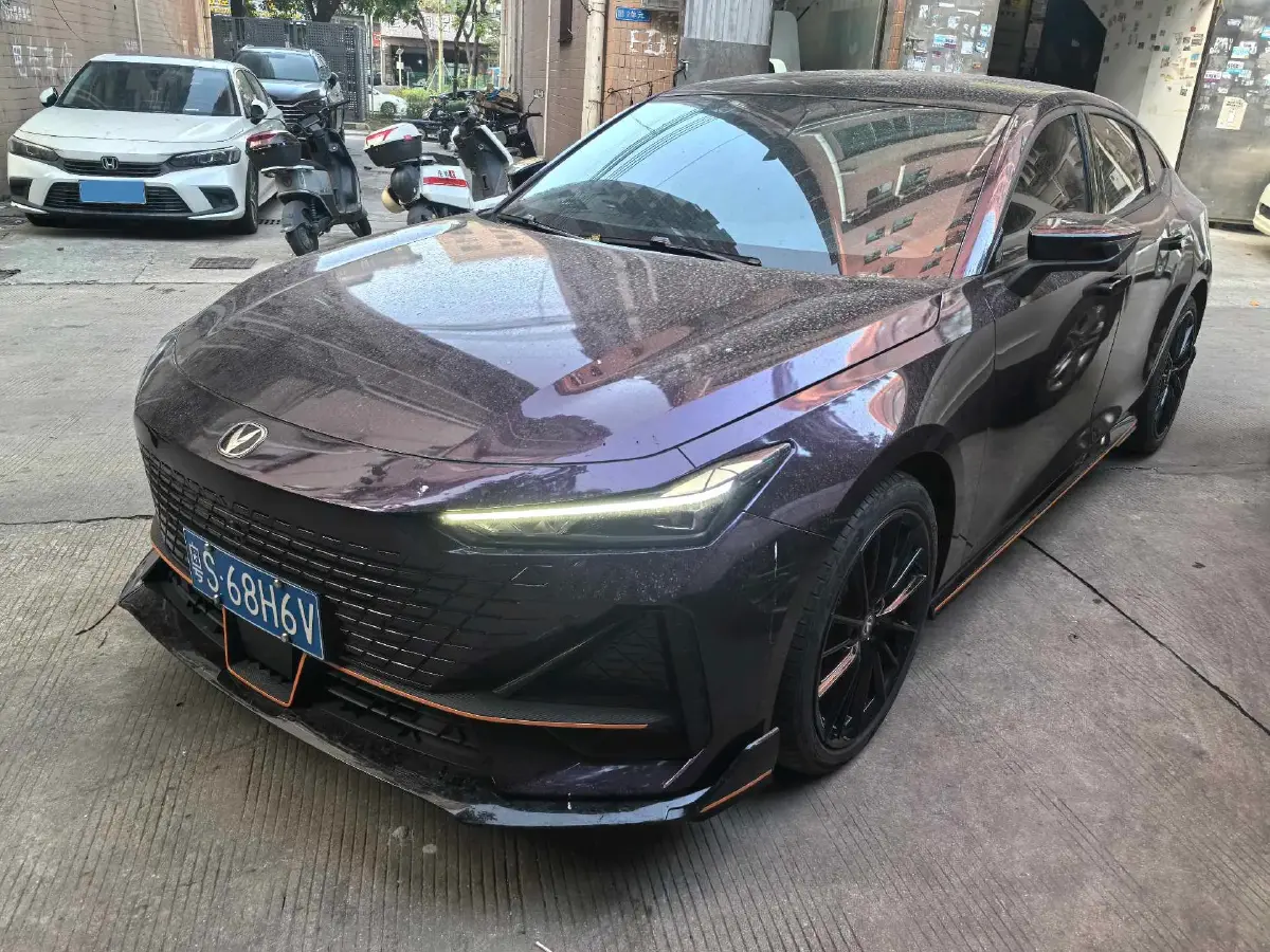 2022 ChangAn UNI-V 1.5T 188HP L4 7DCT 2022 ChangAn UNI-V 1.5T 188HP L4 7DCT