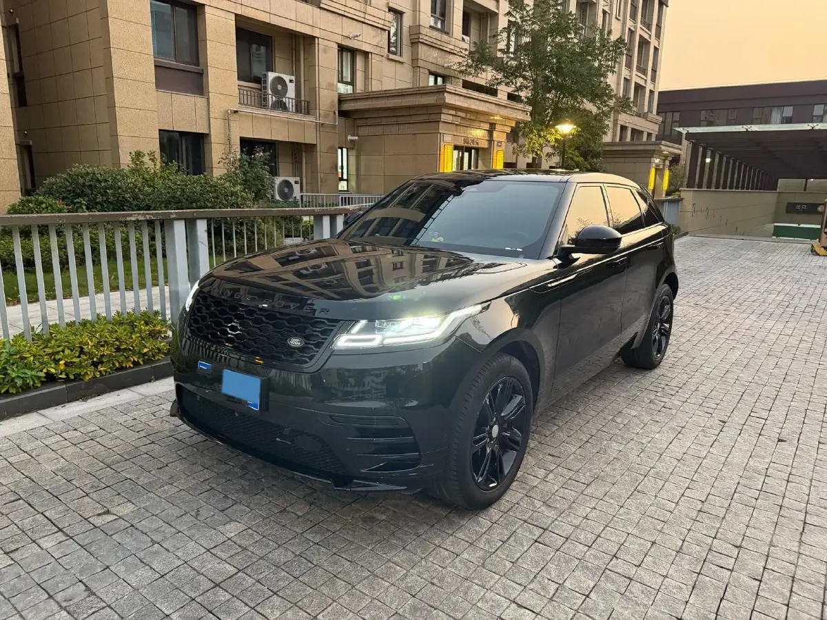 2022 Land Rover Range Rover Velar 2.0T 250HP L4 8AT