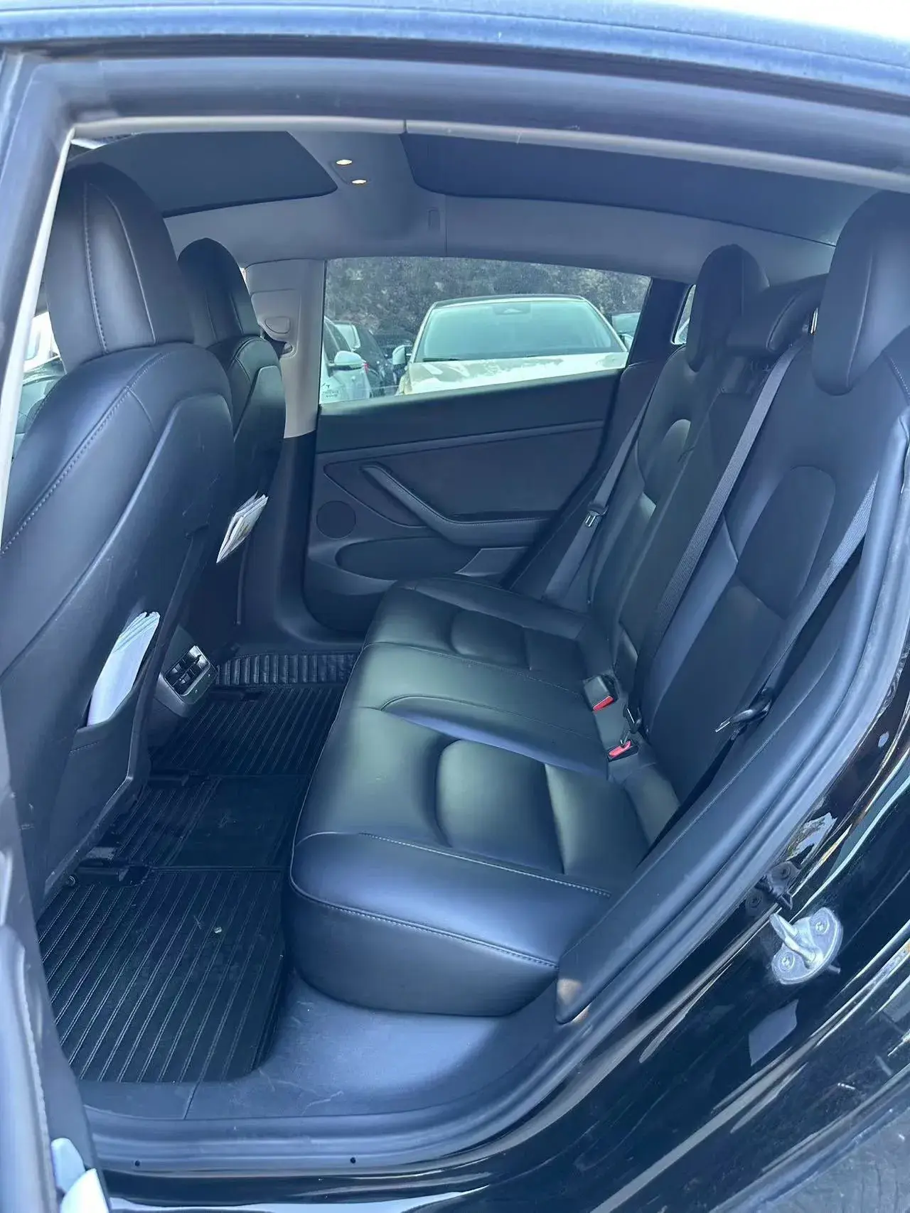 2021 TESLA MODEL thumbnail 4