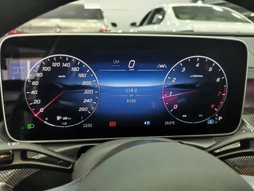 2025 MERCEDES-BENZ C thumbnail 4