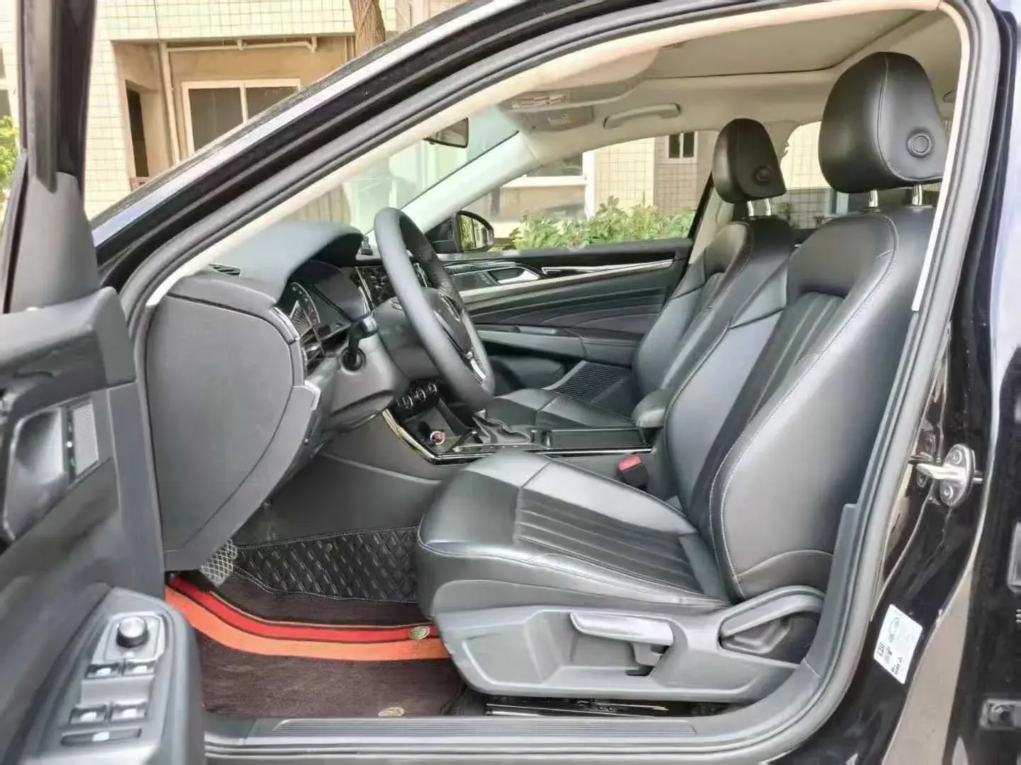 2021 VOLKSWAGEN PASSAT thumbnail 3